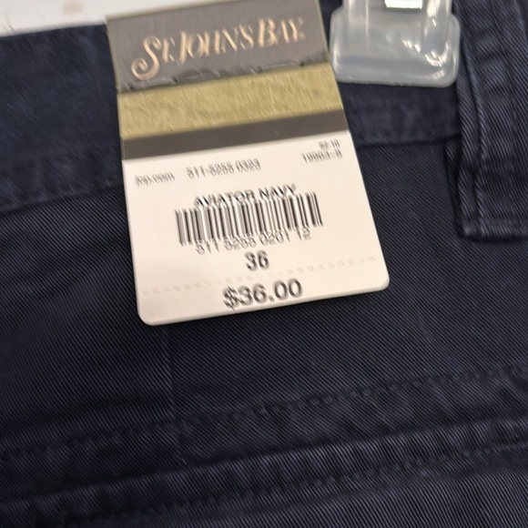 NWT Men’s Cargo Shorts St John’s Bay - Picture 4 of 7